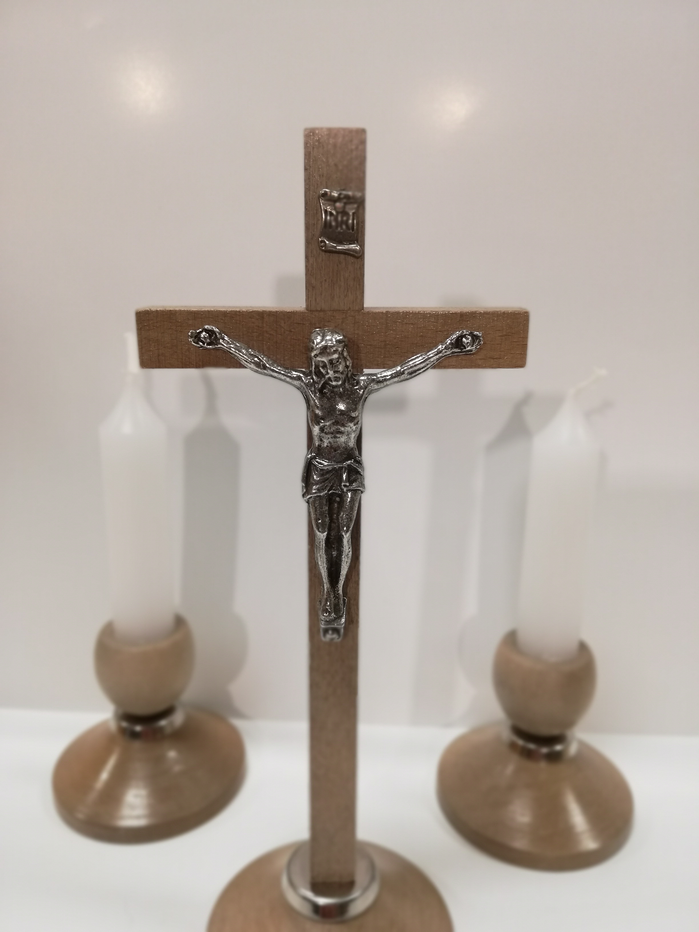 Krzyż stojący drewniany kolor jasny,koleda,kolęda,kolenda